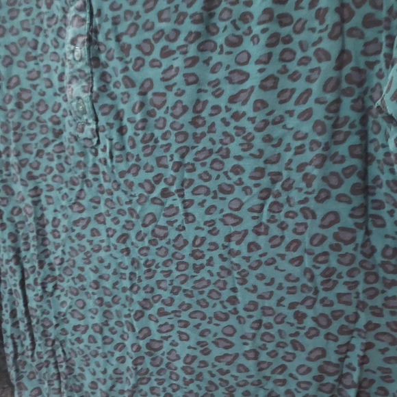Ellos Evergreen Animal Print Notch Neck Henley Tunic in Size 24 - Picture 9 of 15